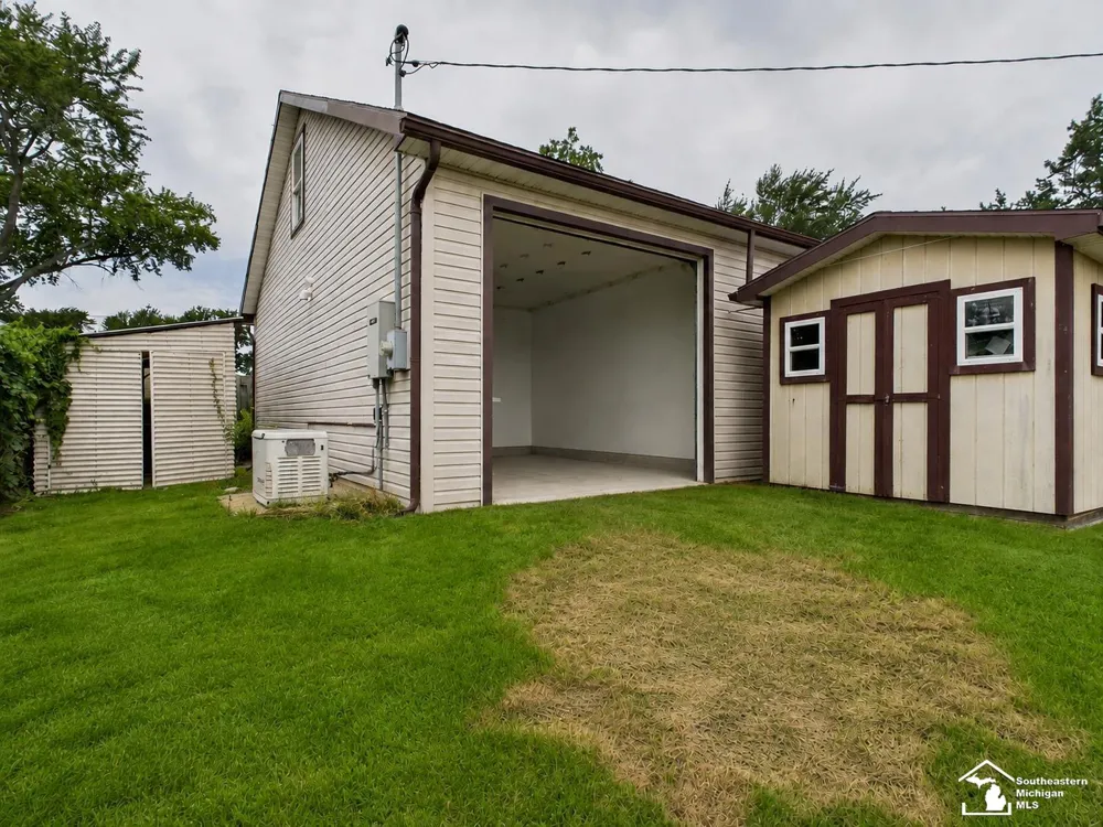 1706 Hemlock Street Frenchtown Township, MI 48162