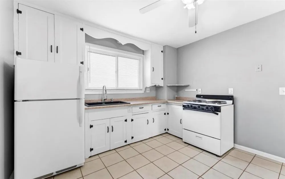 14986 University Street Allen Park City, MI 48101