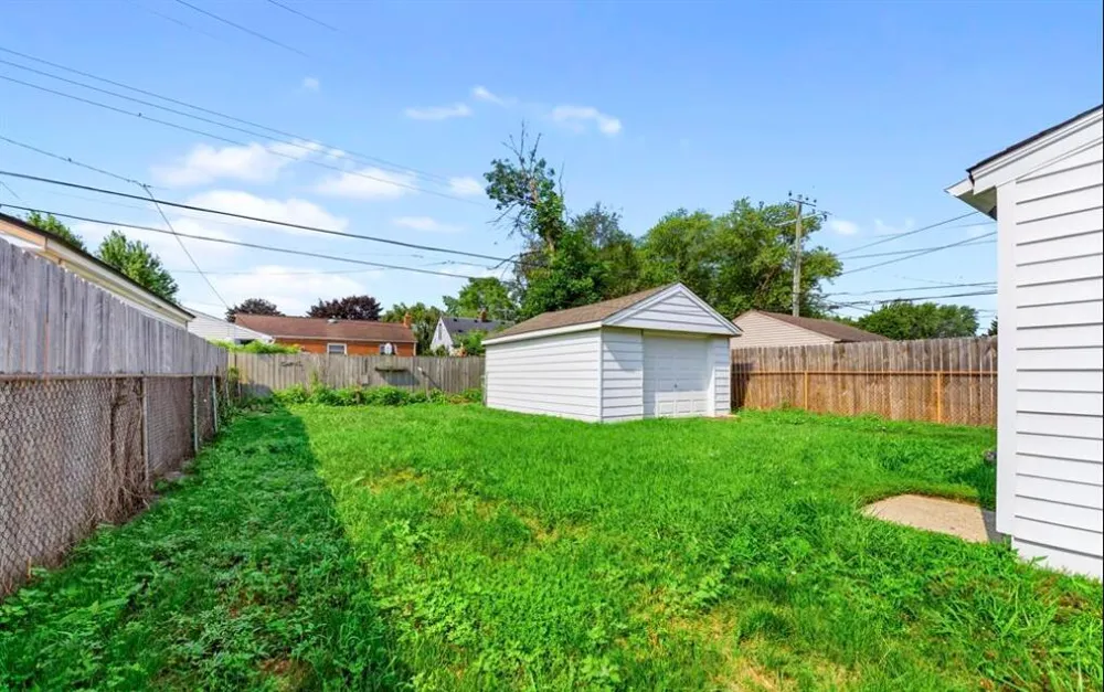 14986 University Street Allen Park City, MI 48101