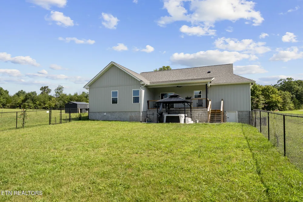 939 Clear Creek Rd Crossville, TN 38571