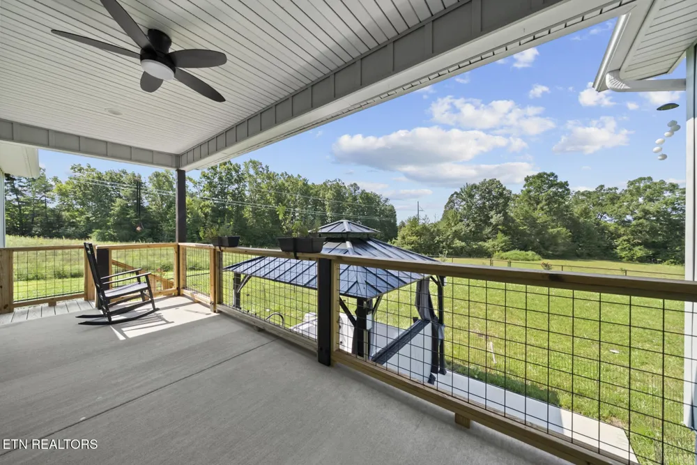 939 Clear Creek Rd Crossville, TN 38571