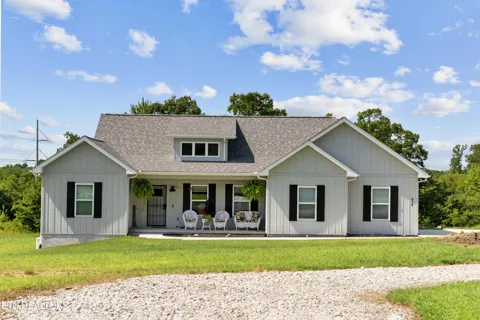 939 Clear Creek Rd