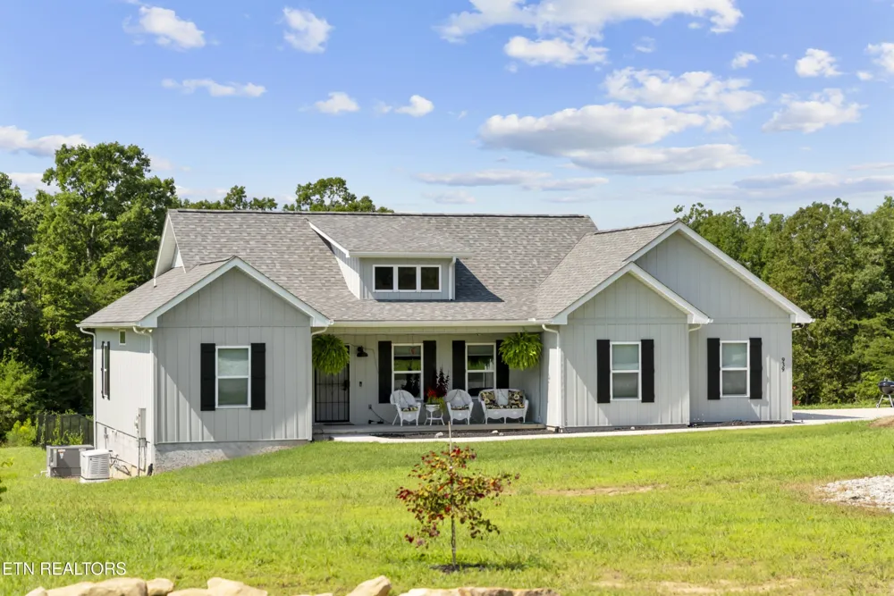 939 Clear Creek Rd Crossville, TN 38571