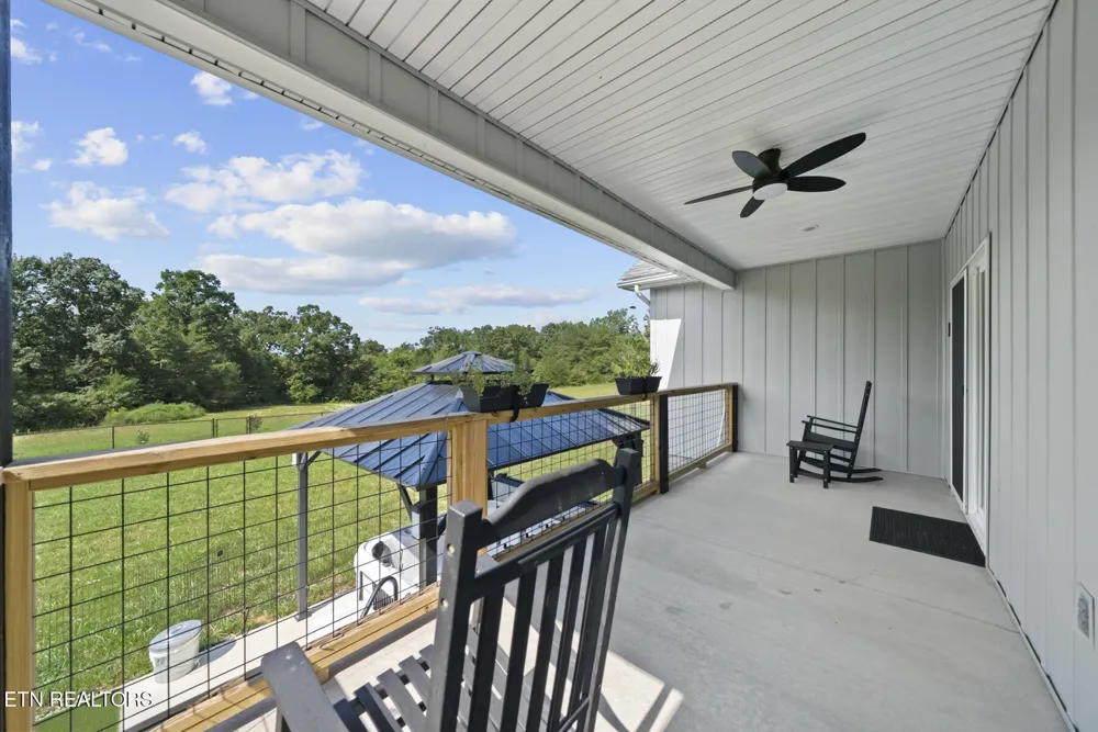 939 Clear Creek Rd Crossville, TN 38571