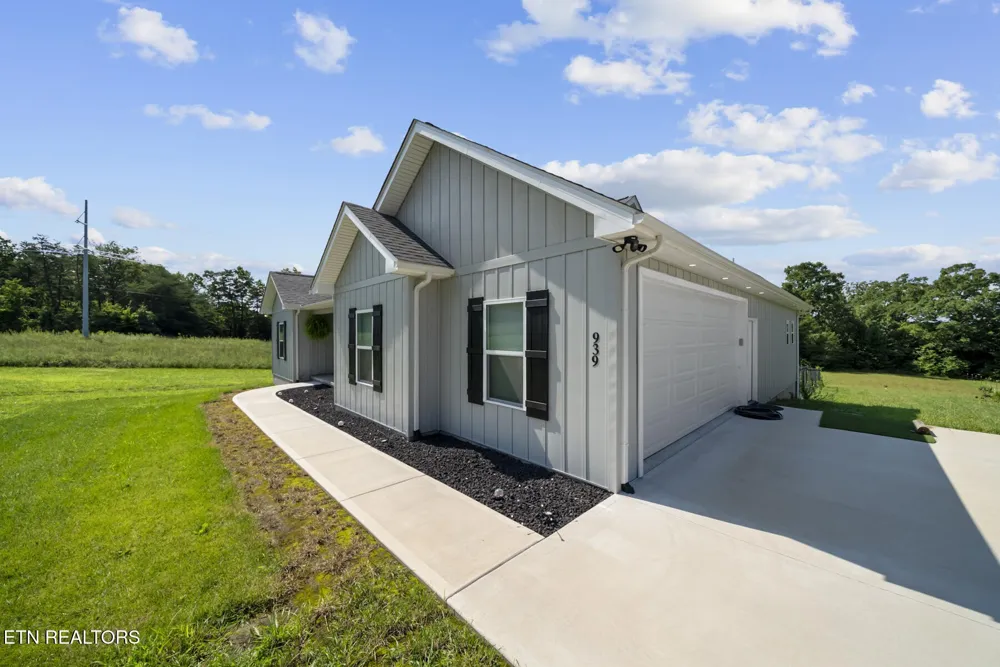939 Clear Creek Rd Crossville, TN 38571