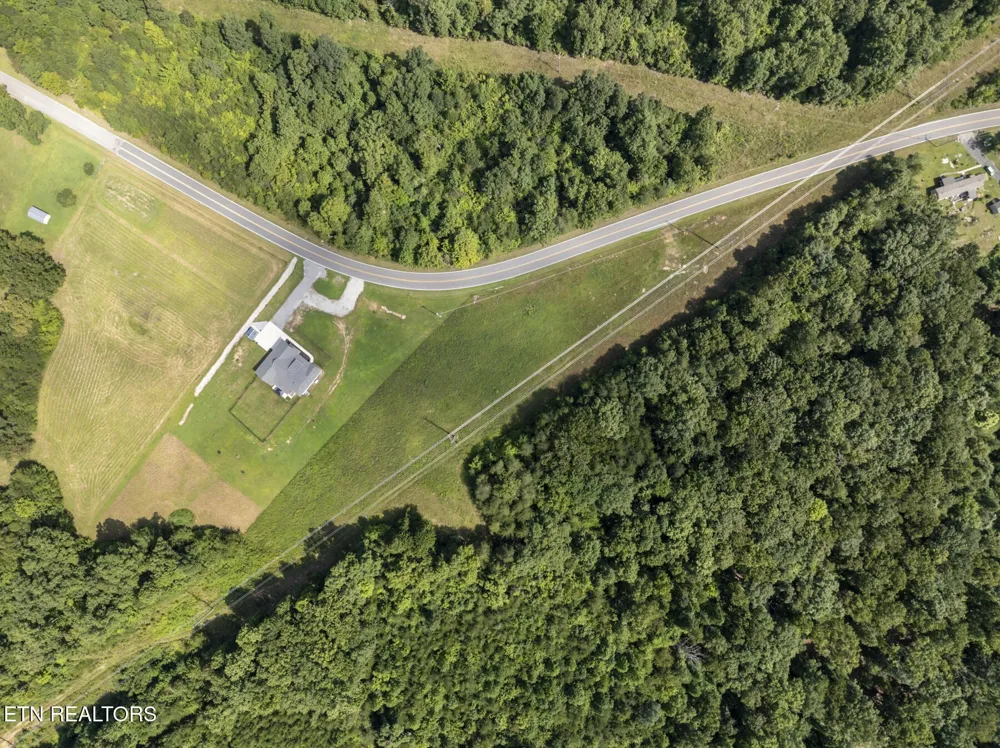939 Clear Creek Rd Crossville, TN 38571