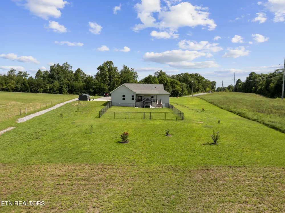 939 Clear Creek Rd Crossville, TN 38571