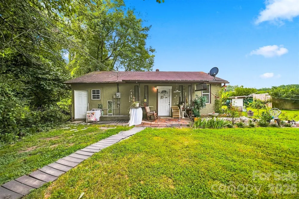 2588 Old Shelby Road Hickory, NC 28602