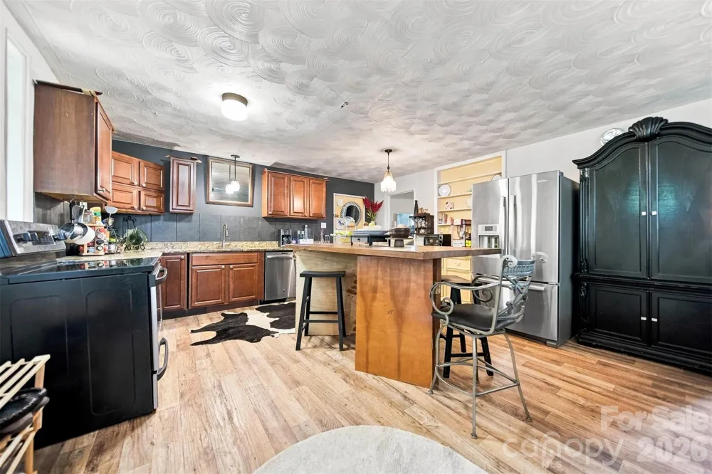 2588 Old Shelby Road Hickory, NC 28602