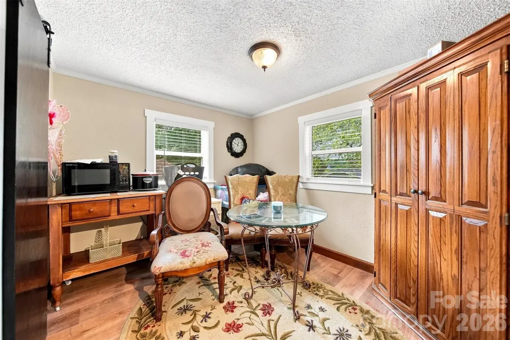 2588 Old Shelby Road Hickory, NC 28602