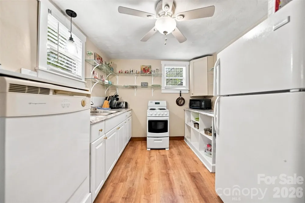 2588 Old Shelby Road Hickory, NC 28602