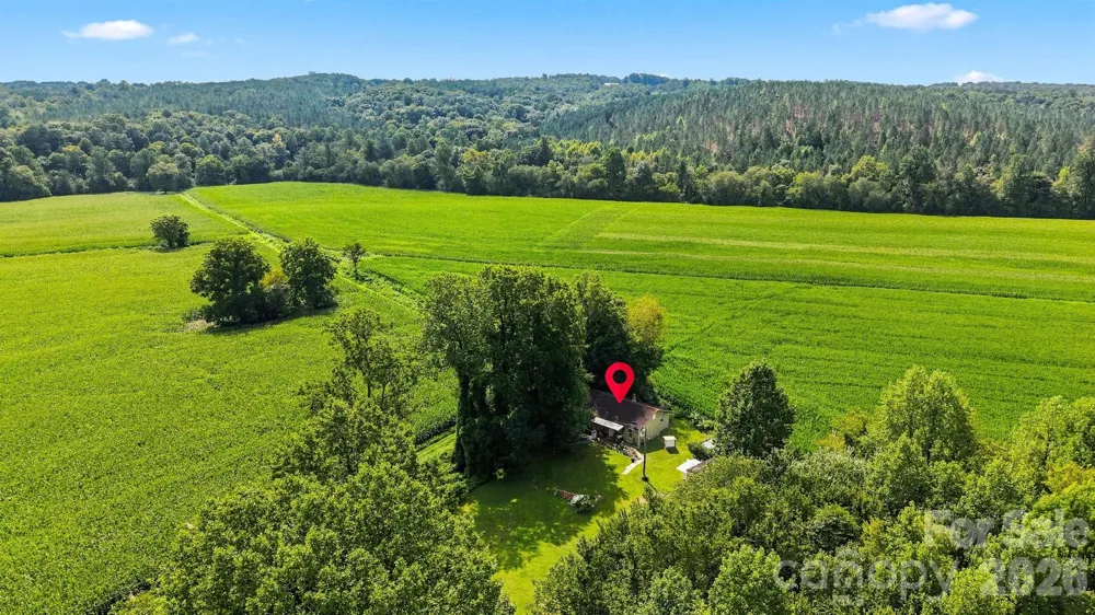 2588 Old Shelby Road Hickory, NC 28602