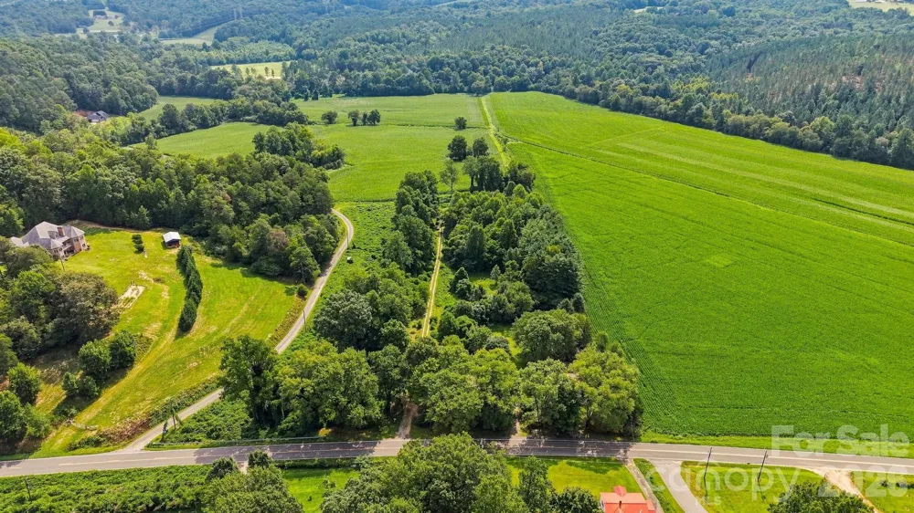 2588 Old Shelby Road Hickory, NC 28602