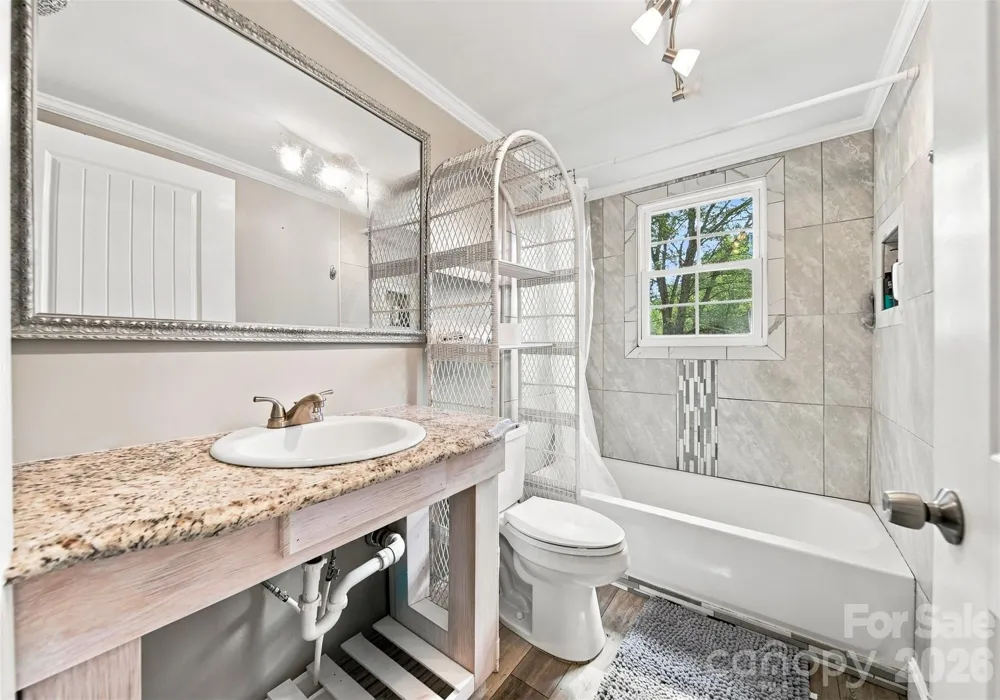 2588 Old Shelby Road Hickory, NC 28602