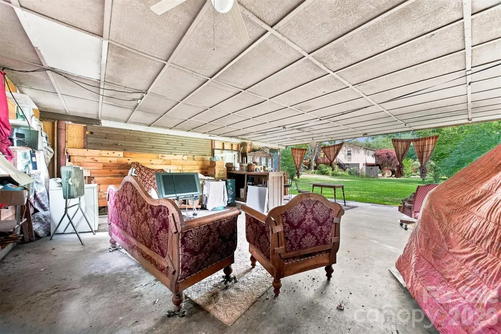 2588 Old Shelby Road Hickory, NC 28602