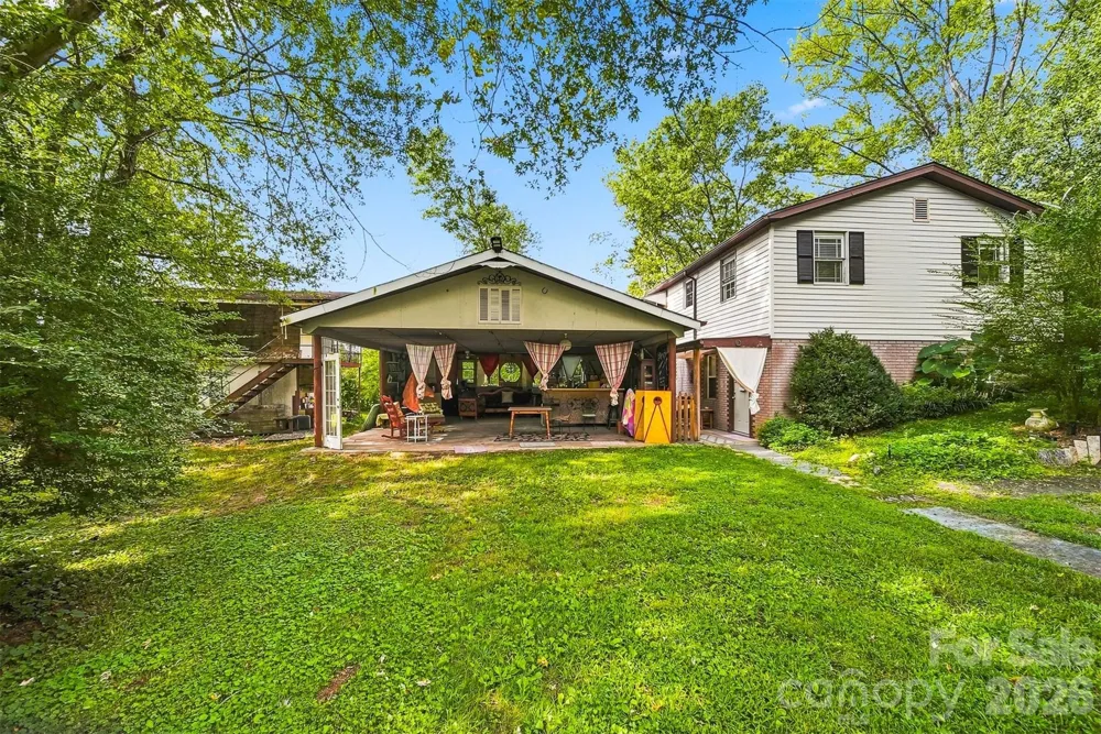 2588 Old Shelby Road Hickory, NC 28602