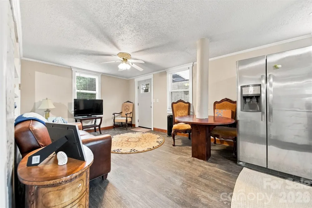2588 Old Shelby Road Hickory, NC 28602