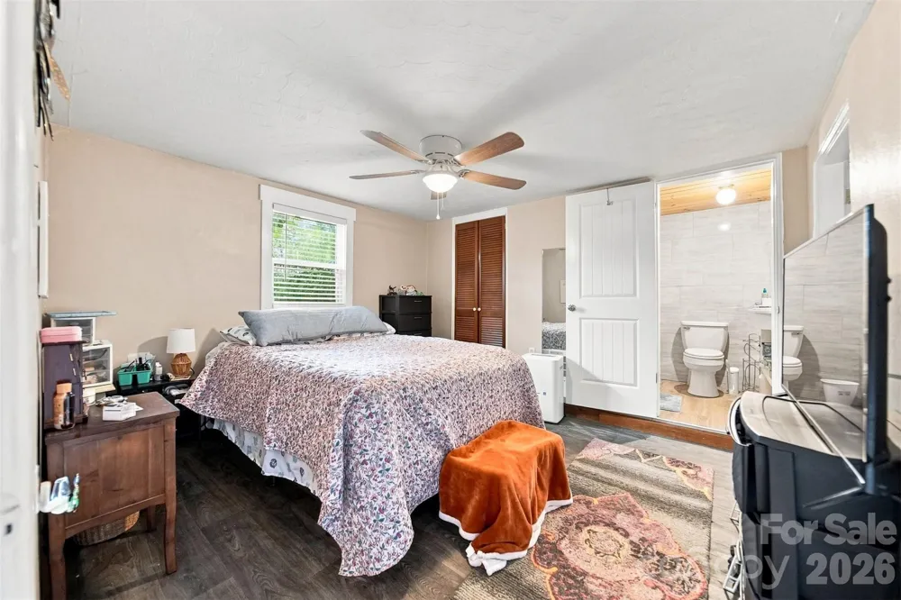 2588 Old Shelby Road Hickory, NC 28602