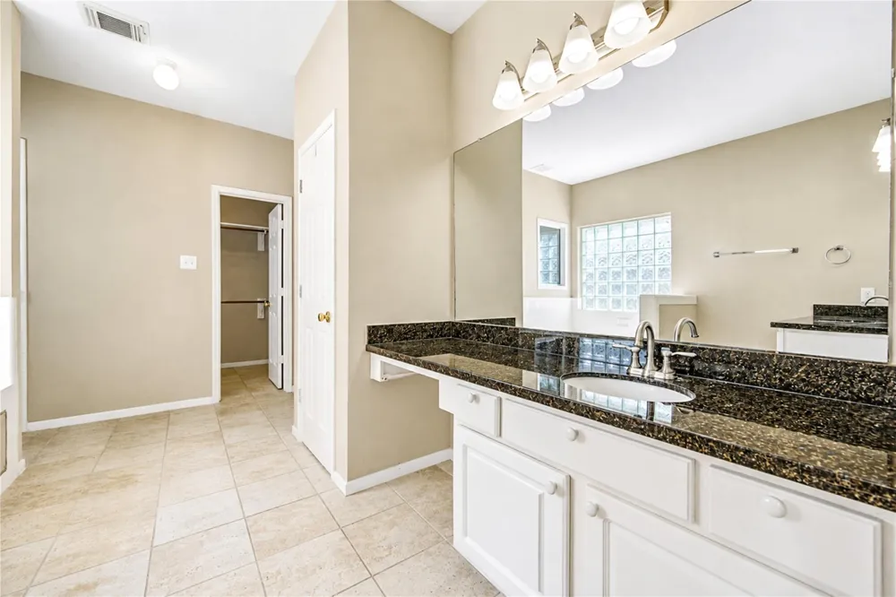 14009 Hollow Canyon Lane Rosharon, TX 77583