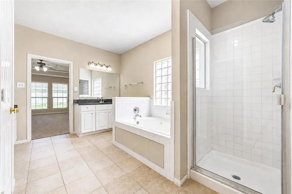 14009 Hollow Canyon Lane Rosharon, TX 77583