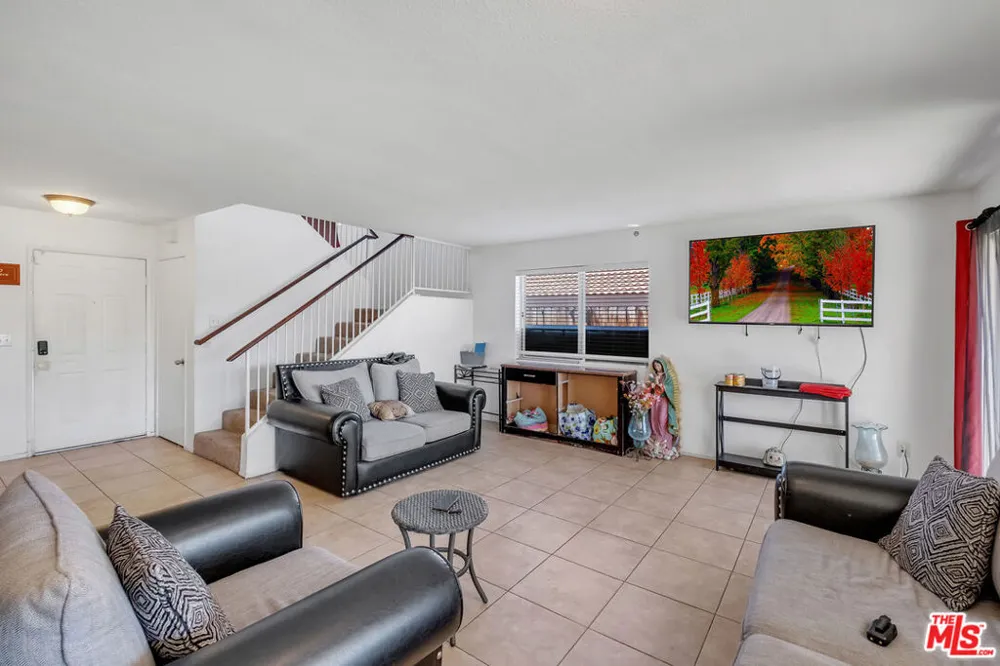 12817 1st Avenue Victorville, CA 92395