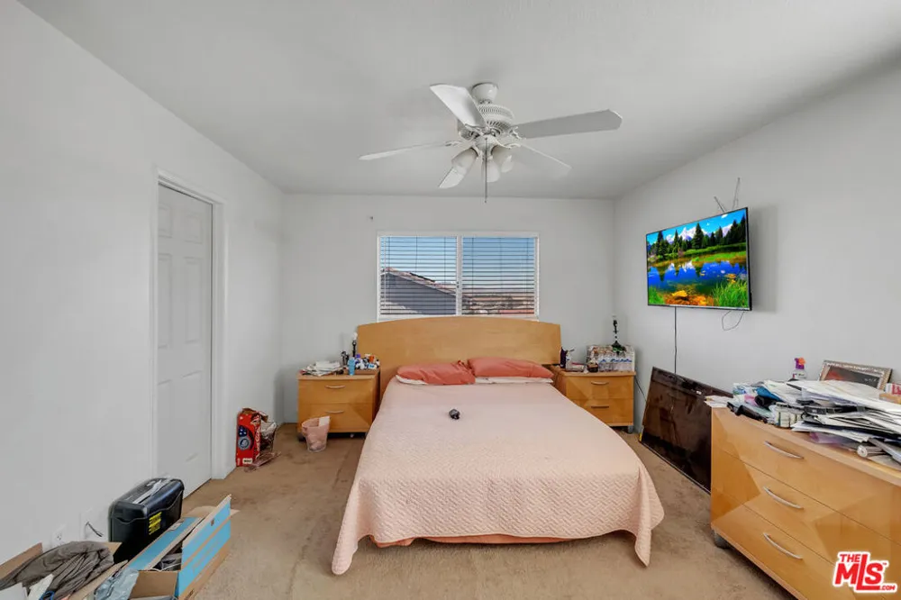 12817 1st Avenue Victorville, CA 92395
