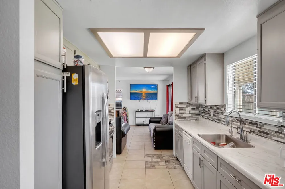 12817 1st Avenue Victorville, CA 92395
