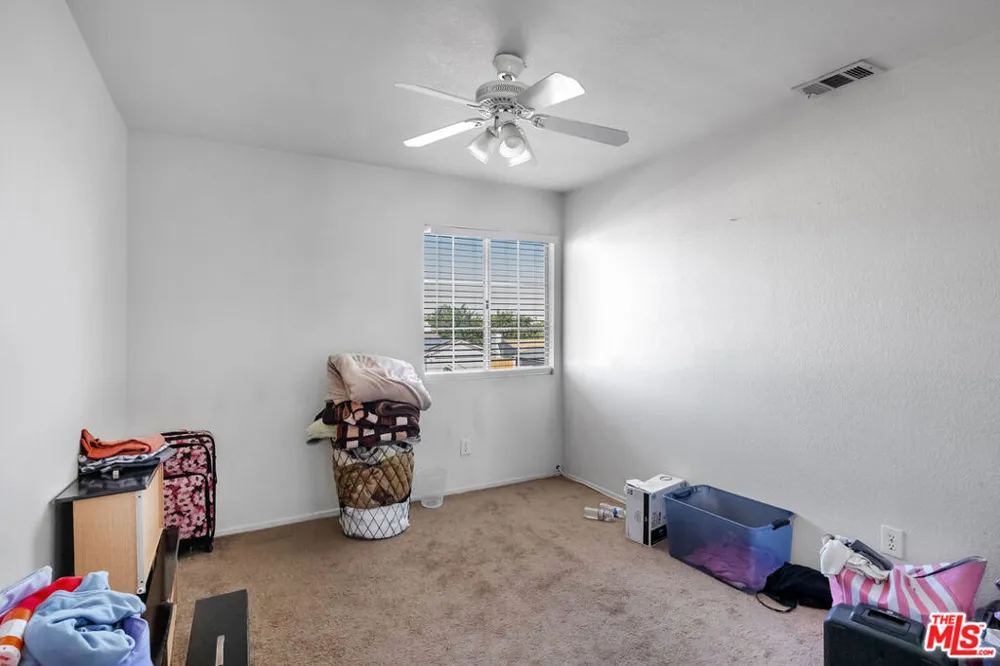 12817 1st Avenue Victorville, CA 92395