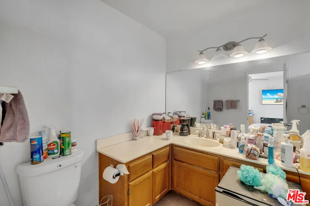 12817 1st Avenue Victorville, CA 92395