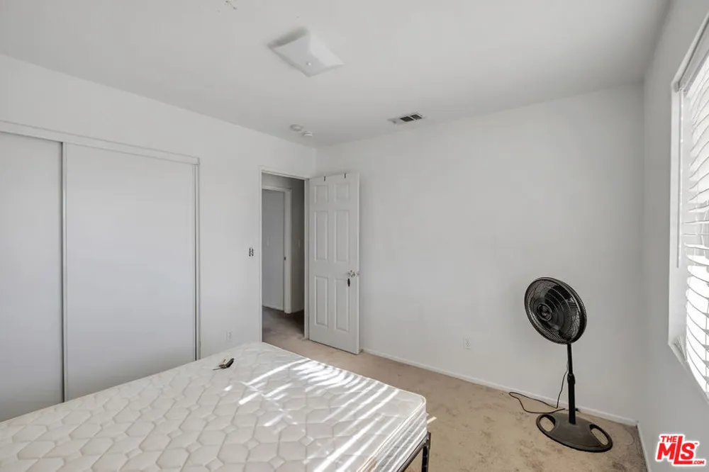 12817 1st Avenue Victorville, CA 92395
