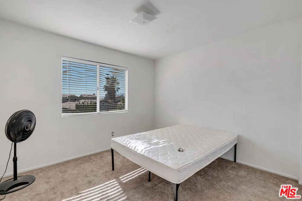 12817 1st Avenue Victorville, CA 92395