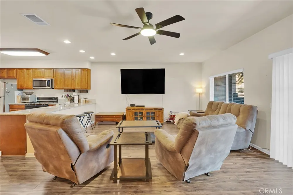 14104 Kiowa Road Apple Valley, CA 92307