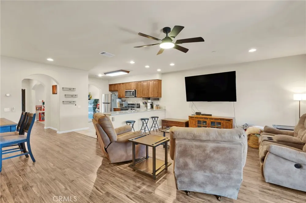 14104 Kiowa Road Apple Valley, CA 92307