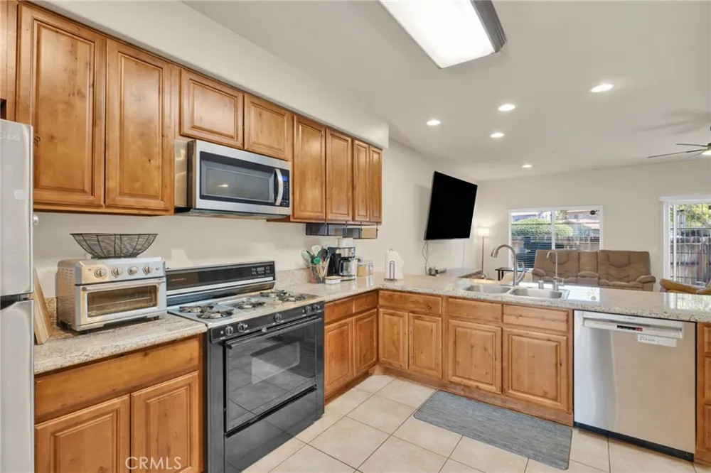 14104 Kiowa Road Apple Valley, CA 92307
