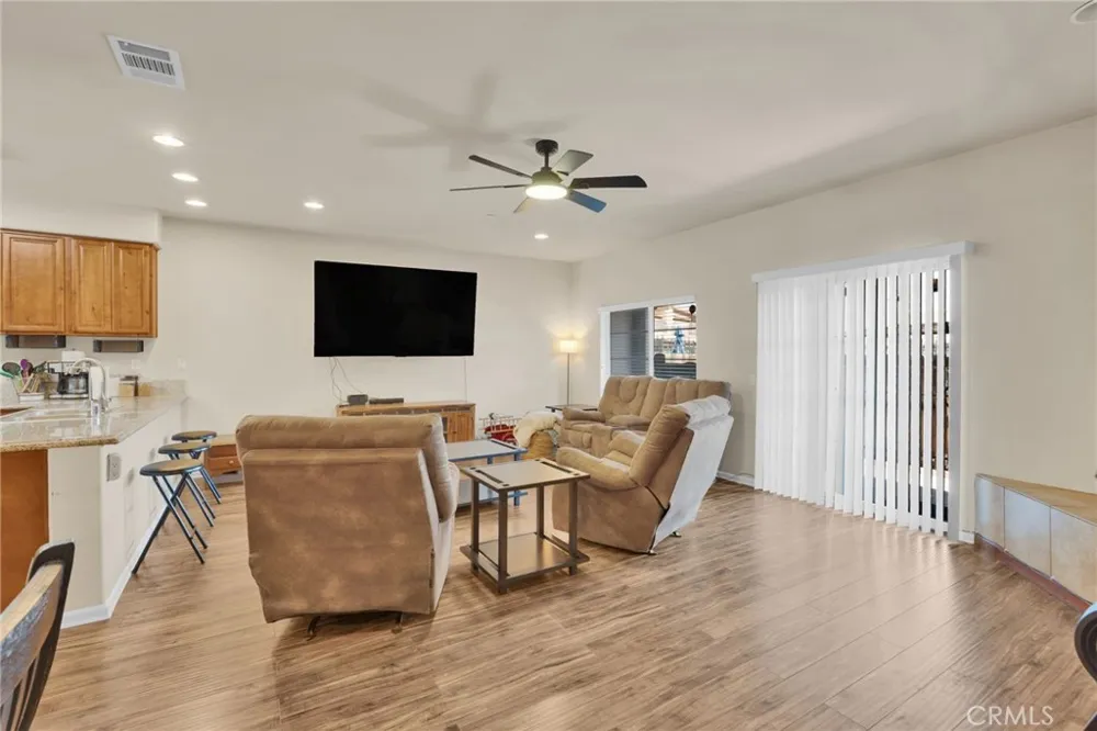 14104 Kiowa Road Apple Valley, CA 92307