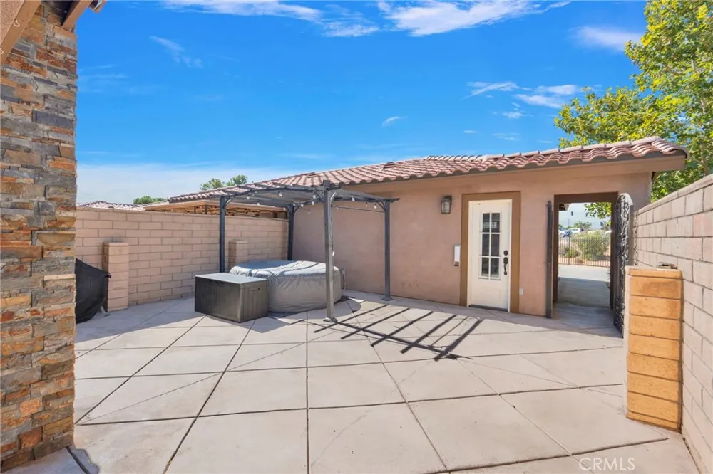 14104 Kiowa Road Apple Valley, CA 92307