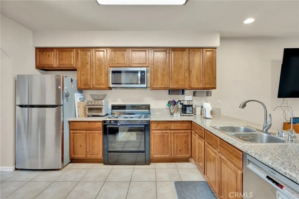 14104 Kiowa Road Apple Valley, CA 92307