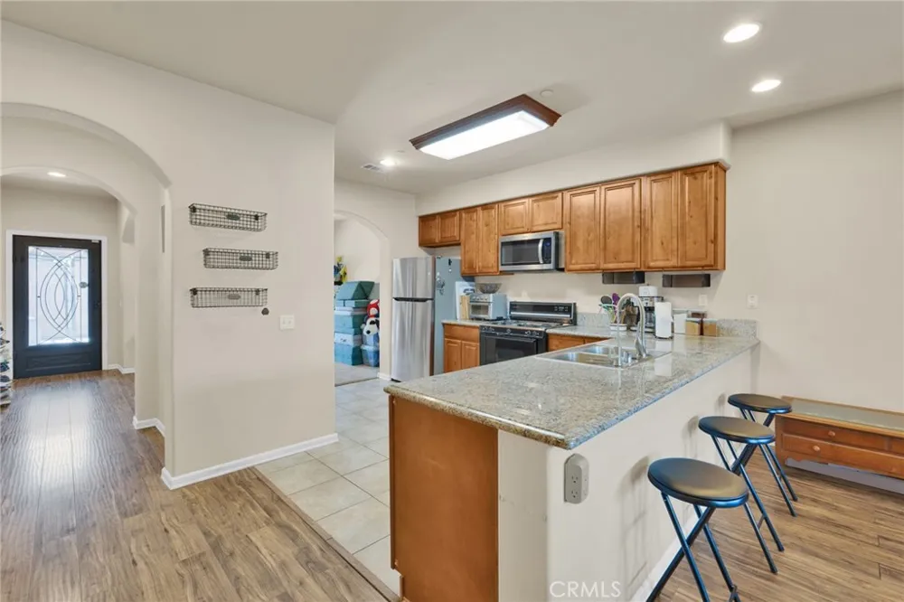 14104 Kiowa Road Apple Valley, CA 92307