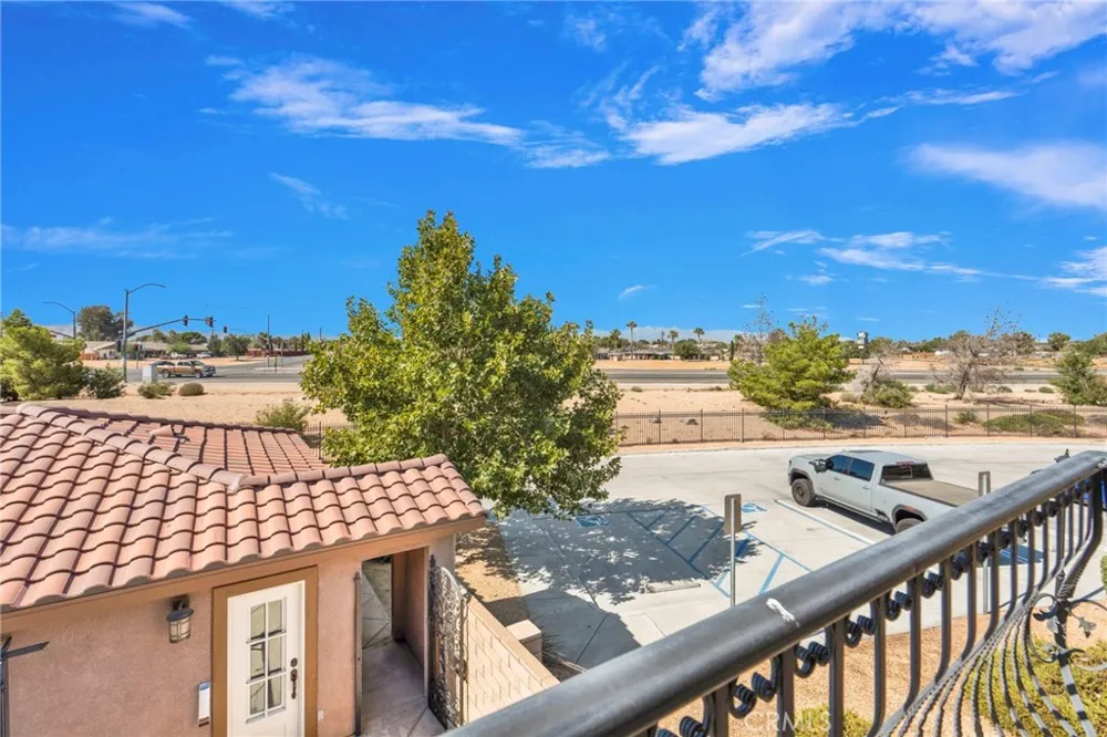14104 Kiowa Road Apple Valley, CA 92307