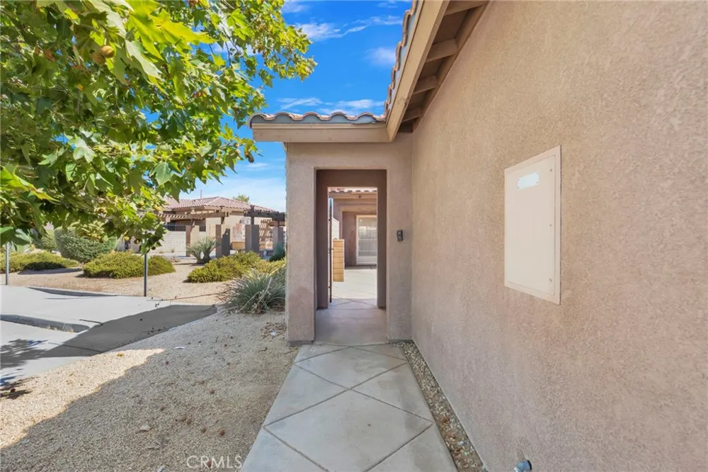 14104 Kiowa Road Apple Valley, CA 92307