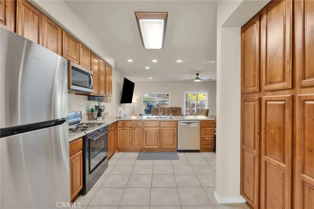14104 Kiowa Road Apple Valley, CA 92307