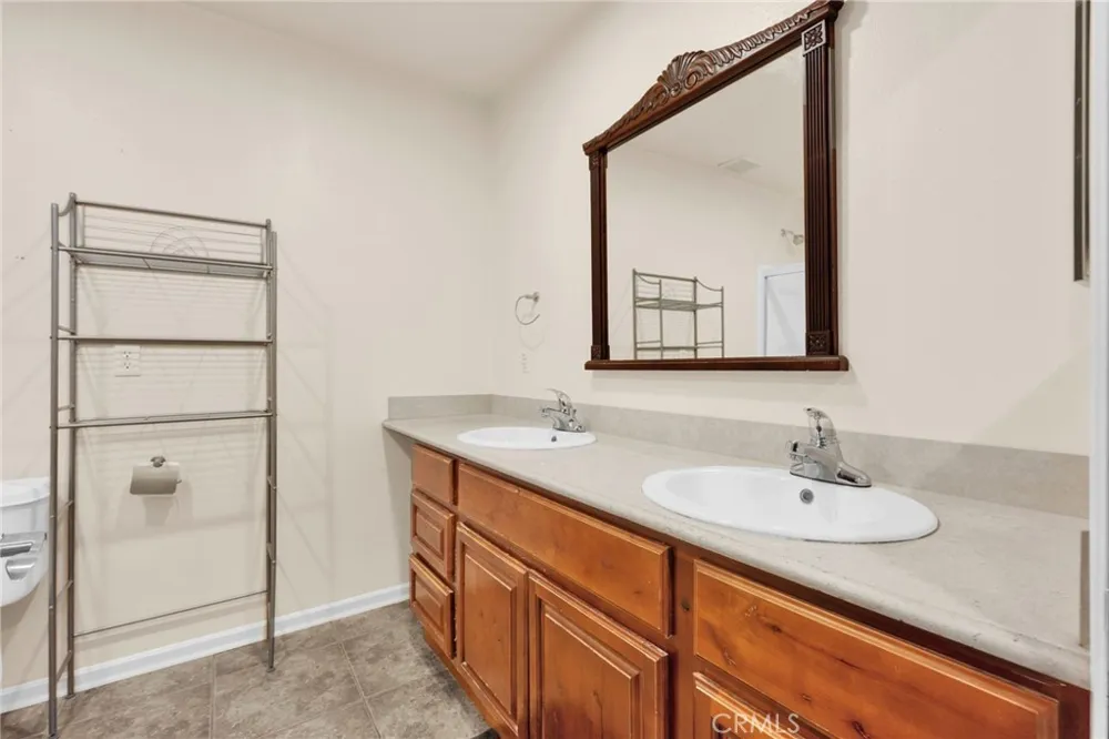 14104 Kiowa Road Apple Valley, CA 92307