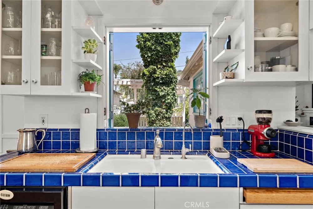 609 Seaview Street Laguna Beach, CA 92651