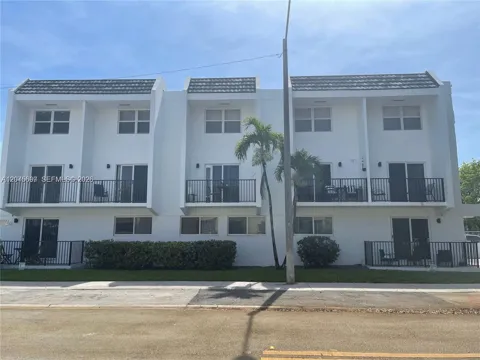 1025 SW 6th Ave #6