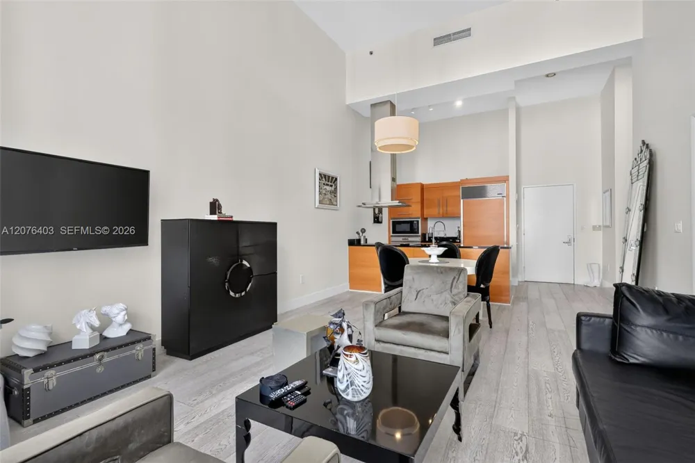 485 Brickell Ave #2807 Miami, FL 33131