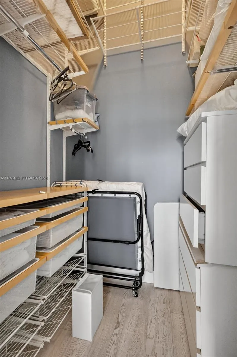 485 Brickell Ave #2807 Miami, FL 33131