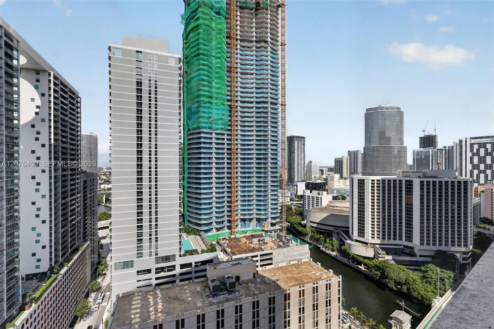 485 Brickell Ave #2807 Miami, FL 33131