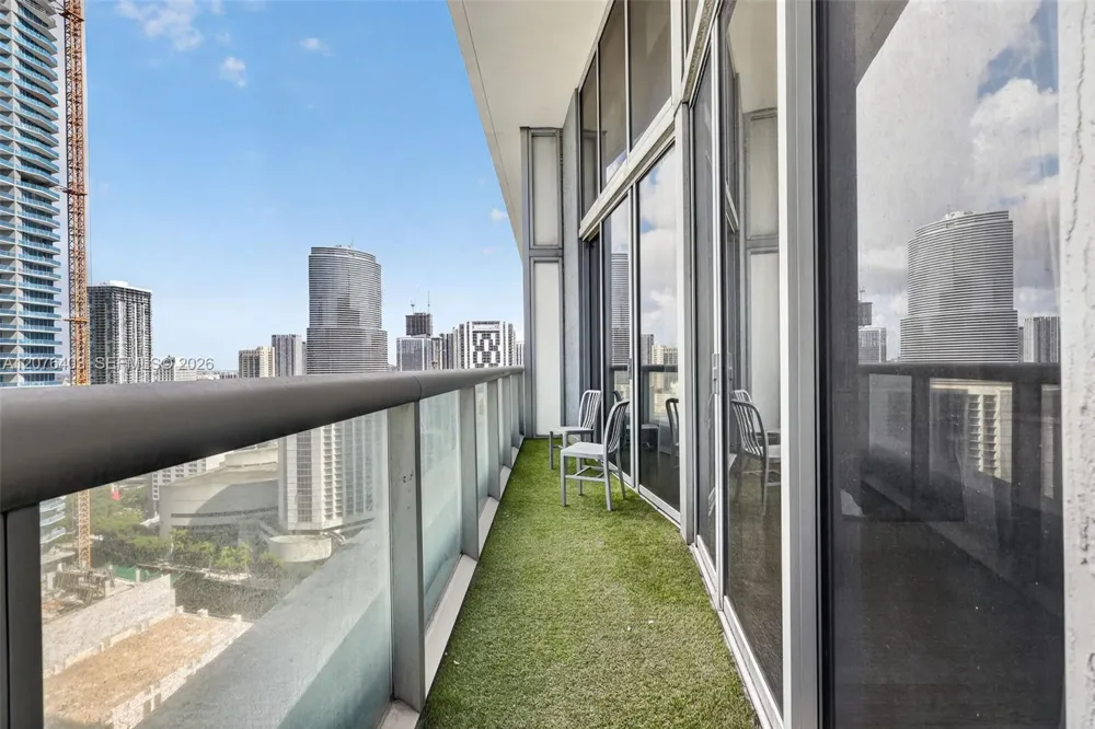 485 Brickell Ave #2807 Miami, FL 33131