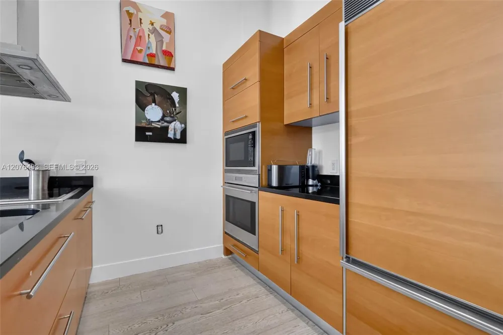 485 Brickell Ave #2807 Miami, FL 33131