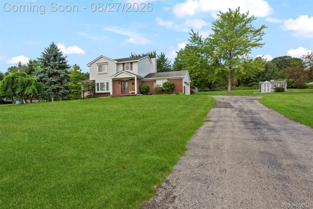 795 Vivian Lane Oxford Charter Township, MI 48371